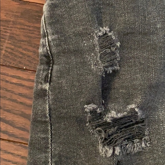 Black ripped Jean shorts - Picture 2 of 4